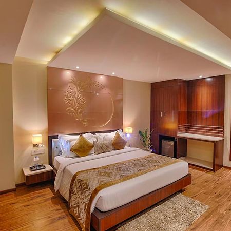 Hotel Good Times Near Ganga Ram Hospital And Karol Bagh Metro Delhi  Ngoại thất bức ảnh