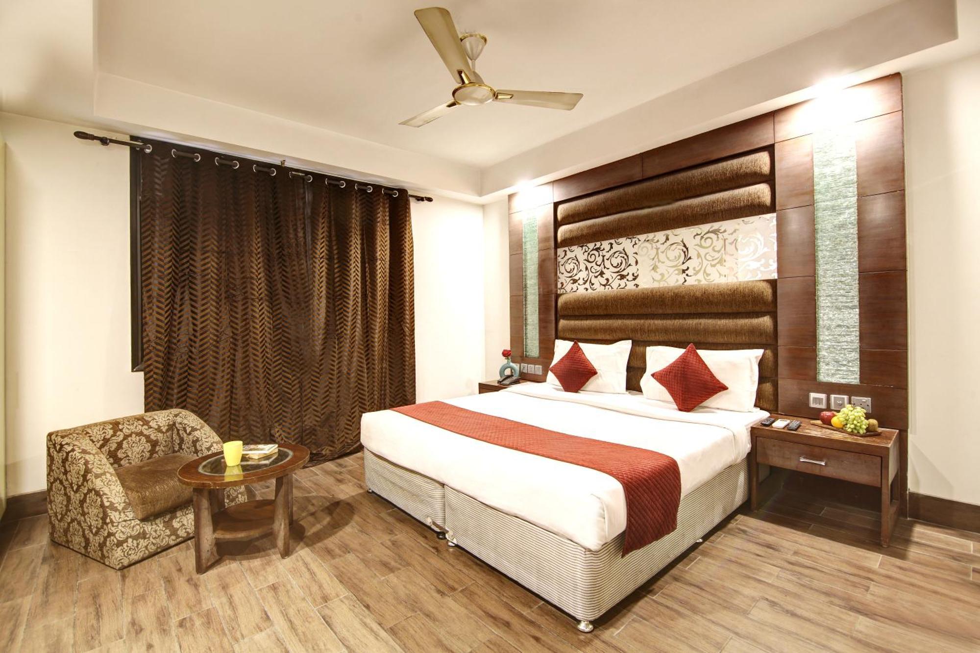 Hotel Good Times Near Ganga Ram Hospital And Karol Bagh Metro Delhi  Ngoại thất bức ảnh