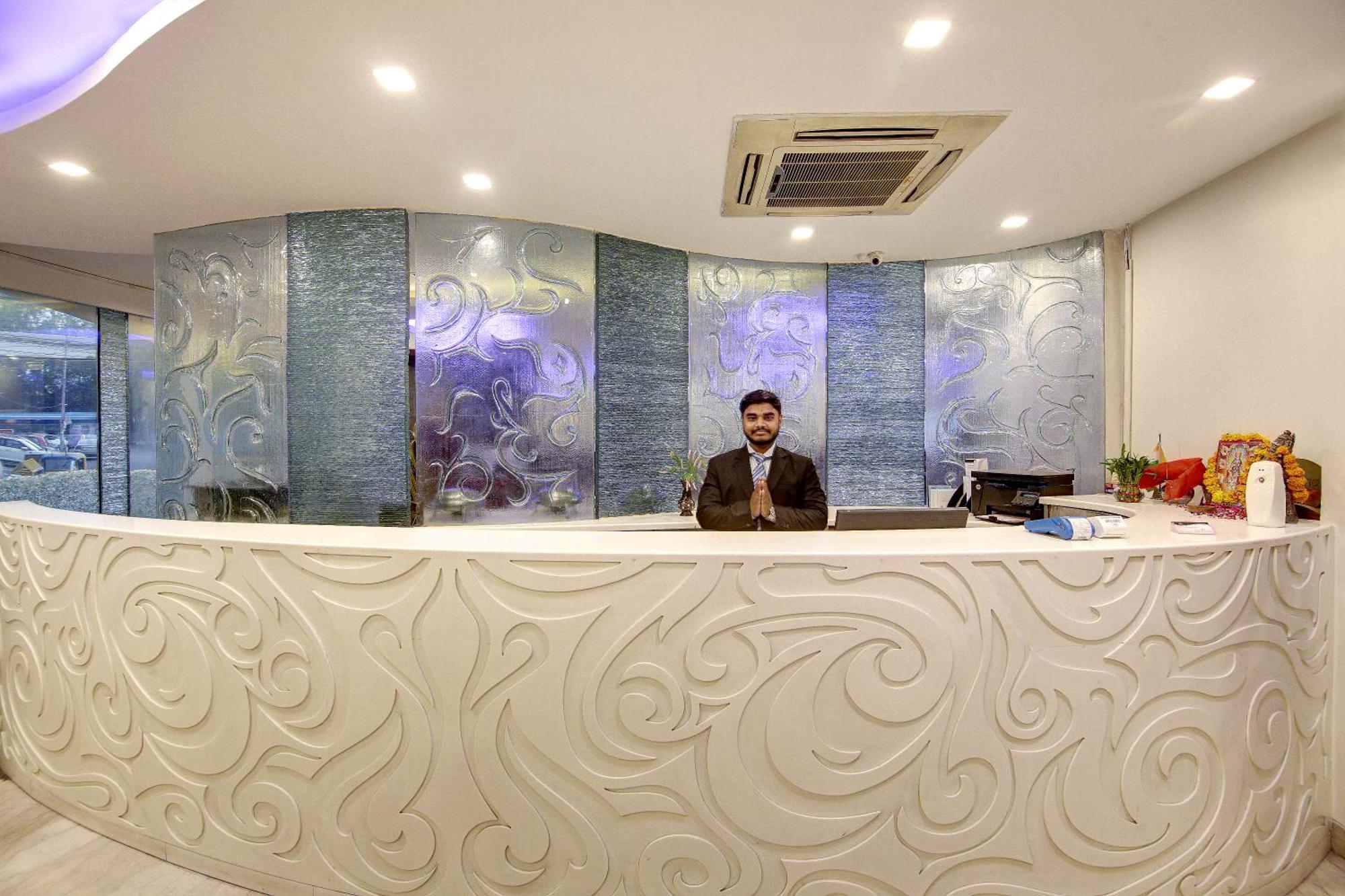 Hotel Good Times Near Ganga Ram Hospital And Karol Bagh Metro Delhi  Ngoại thất bức ảnh
