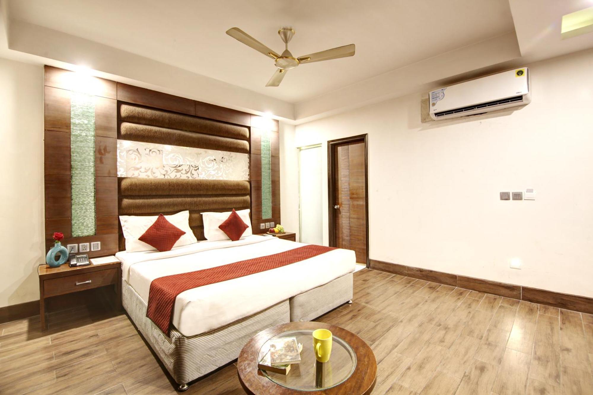 Hotel Good Times Near Ganga Ram Hospital And Karol Bagh Metro Delhi  Ngoại thất bức ảnh