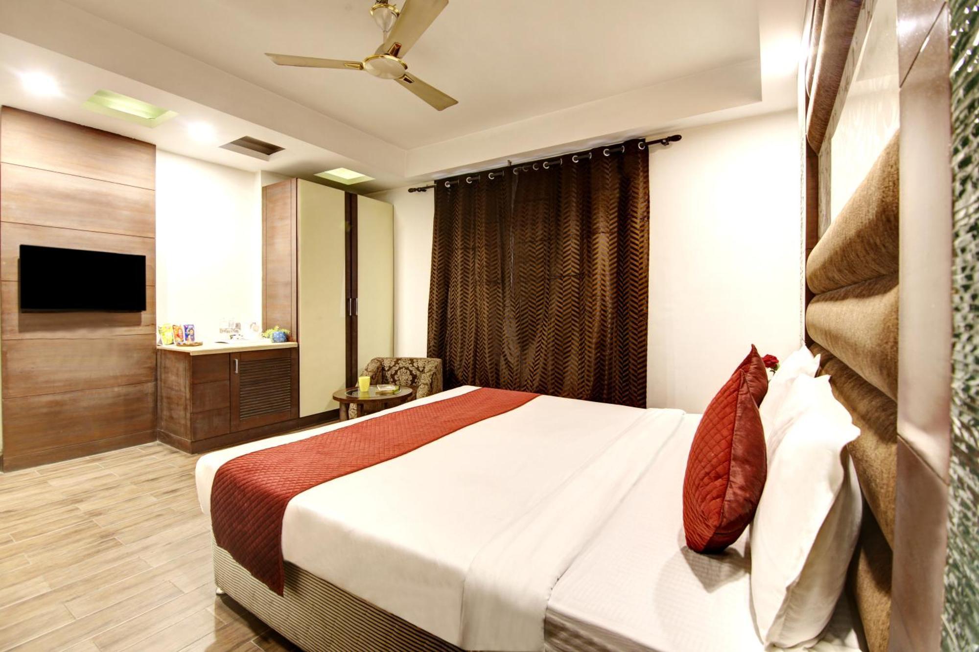Hotel Good Times Near Ganga Ram Hospital And Karol Bagh Metro Delhi  Ngoại thất bức ảnh