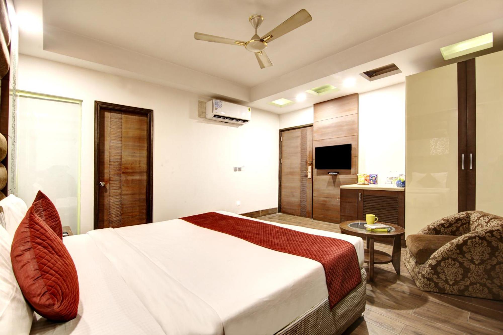 Hotel Good Times Near Ganga Ram Hospital And Karol Bagh Metro Delhi  Ngoại thất bức ảnh