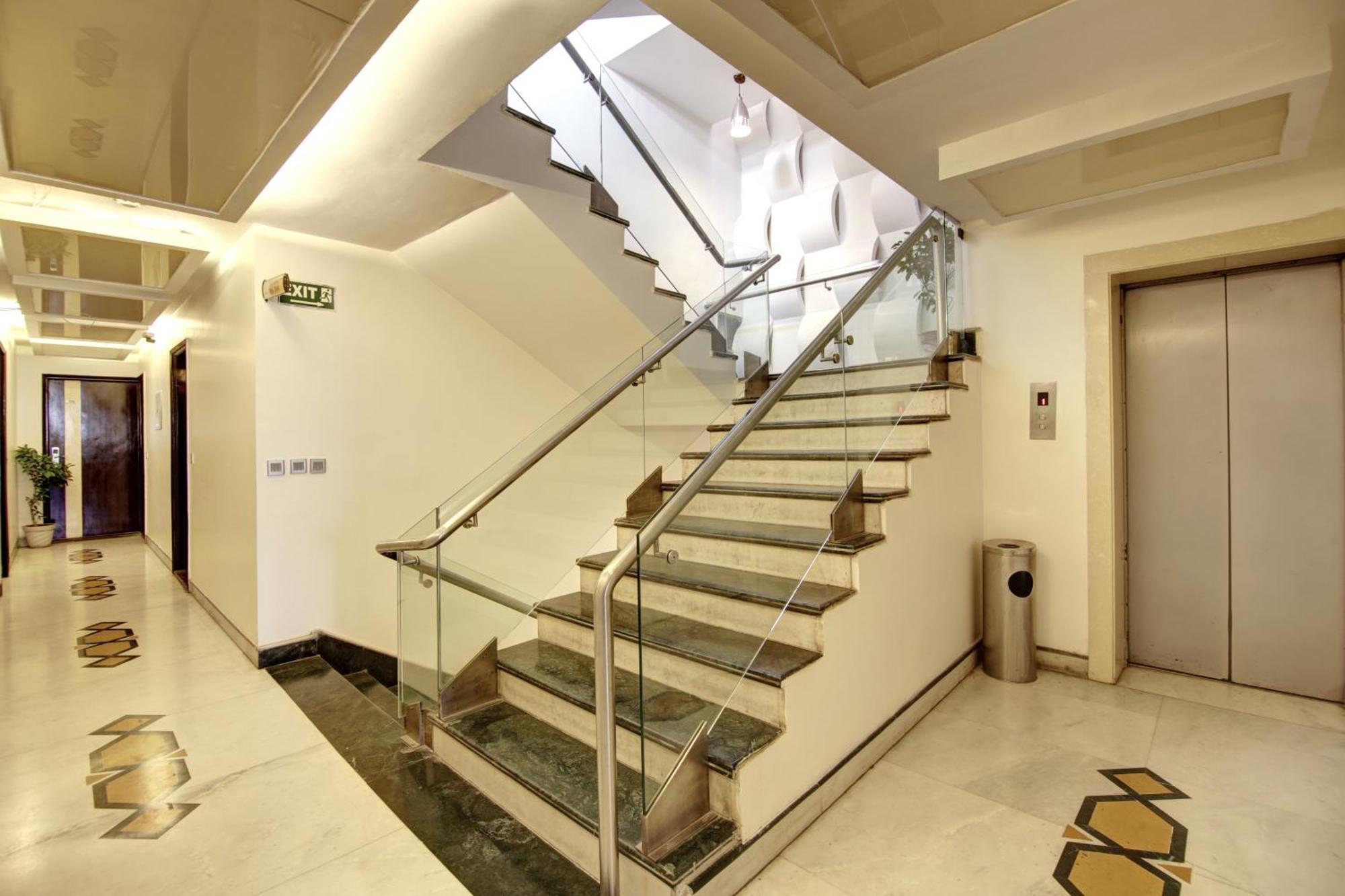 Hotel Good Times Near Ganga Ram Hospital And Karol Bagh Metro Delhi  Ngoại thất bức ảnh