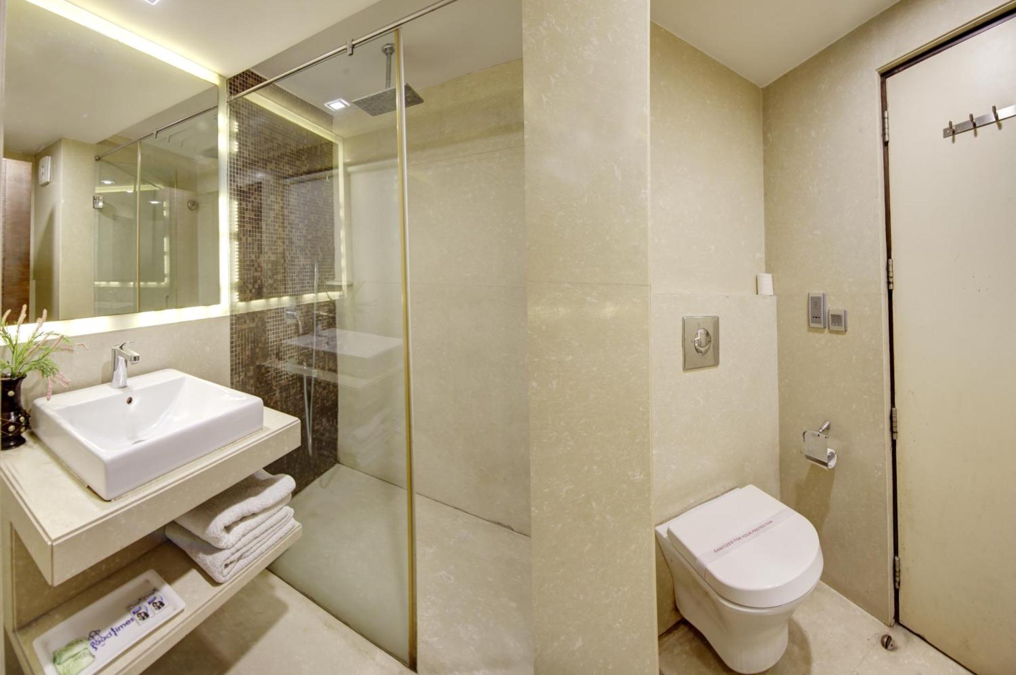 Hotel Good Times Near Ganga Ram Hospital And Karol Bagh Metro Delhi  Ngoại thất bức ảnh
