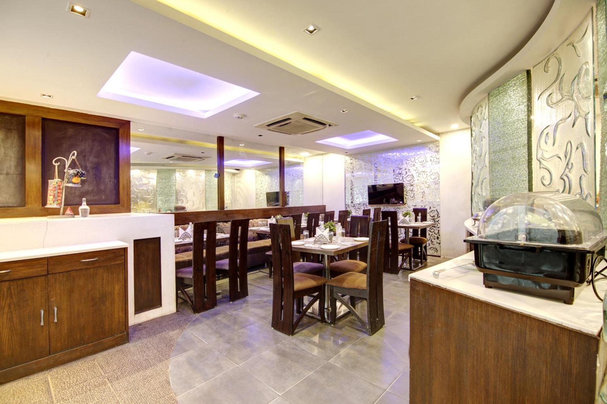 Hotel Good Times Near Ganga Ram Hospital And Karol Bagh Metro Delhi  Ngoại thất bức ảnh