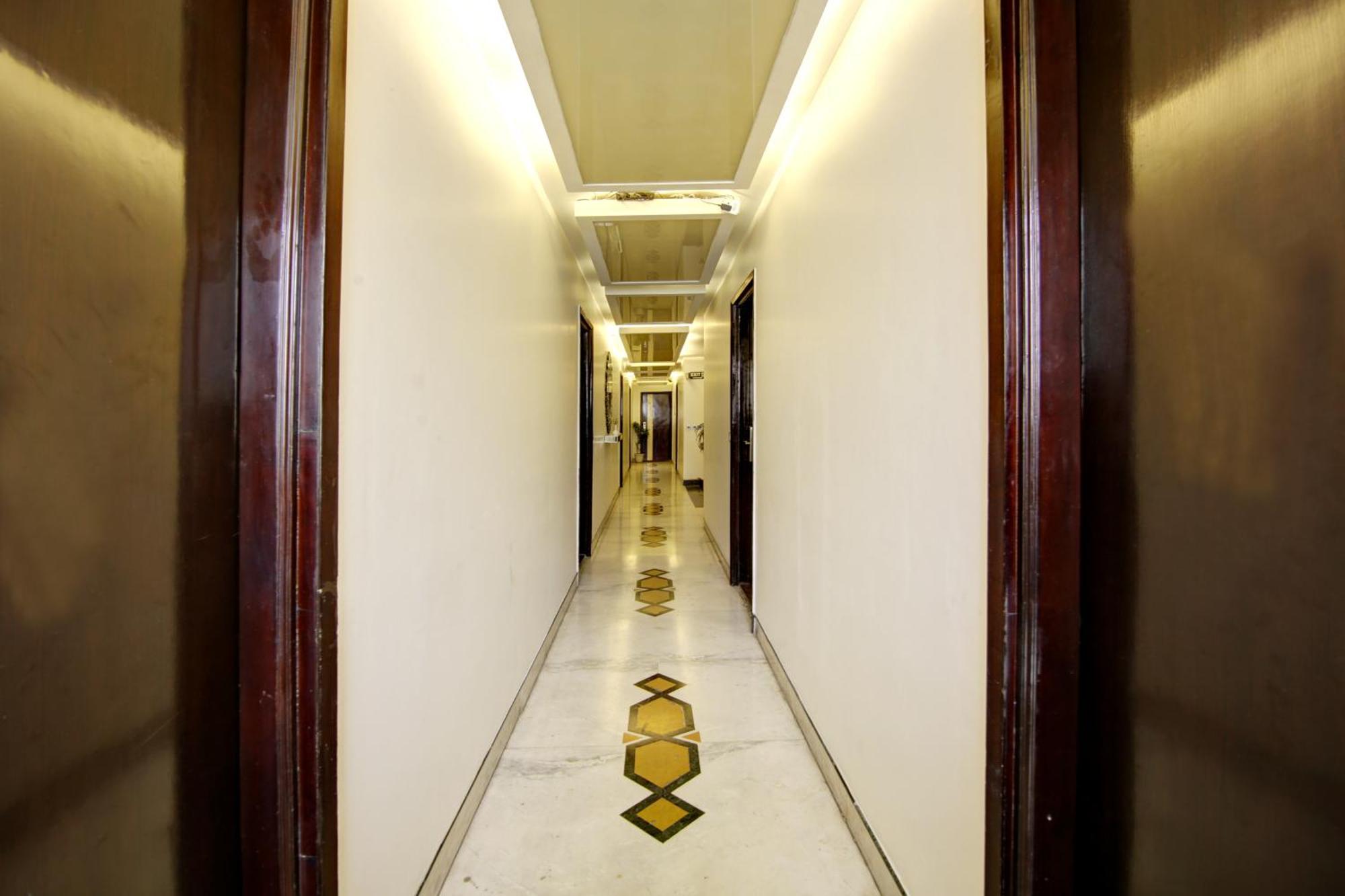 Hotel Good Times Near Ganga Ram Hospital And Karol Bagh Metro Delhi  Ngoại thất bức ảnh