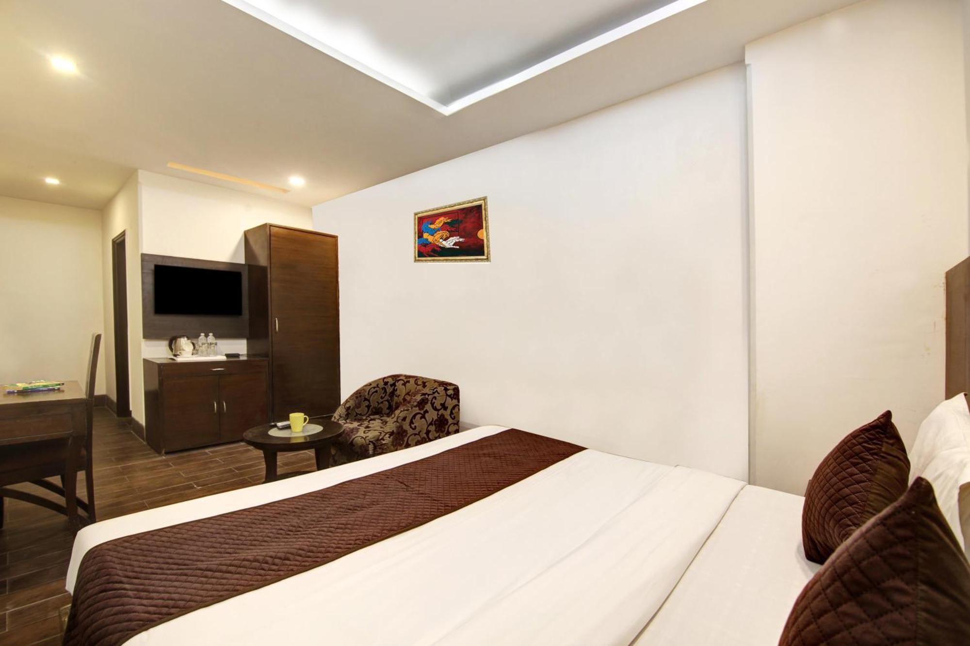 Hotel Good Times Near Ganga Ram Hospital And Karol Bagh Metro Delhi  Ngoại thất bức ảnh