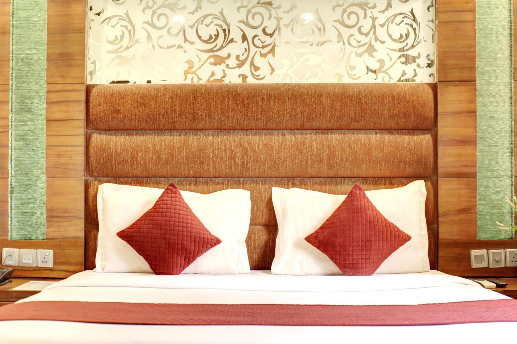 Hotel Good Times Near Ganga Ram Hospital And Karol Bagh Metro Delhi  Ngoại thất bức ảnh